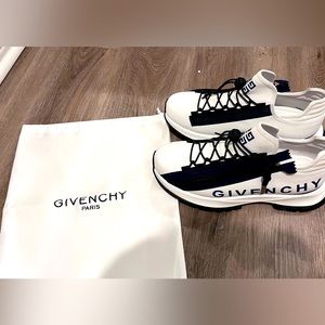 New Givenchy Spectre sneakers size 41Eu without box. White/ navy blue